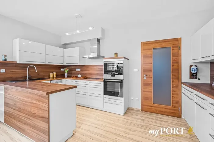 Pronájem bytu 3+kk, Plzeň, V Hájku, 88 m2