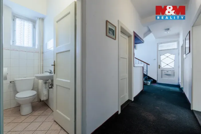 Prodej ubytování, Bečov nad Teplou, Nádražní, 298 m2