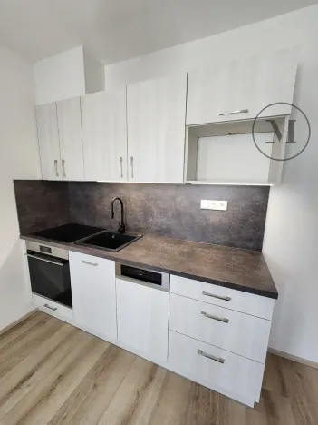 Pronájem bytu 1+kk, České Budějovice, Dobrovodská, 41 m2