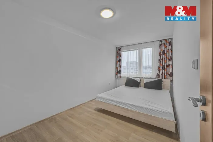 Pronájem bytu 2+1, Pardubice - Polabiny, Brožíkova, 55 m2