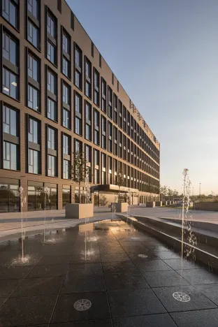 Pronájem kanceláře, Praha - Karlín, Sokolovská, 560 m2