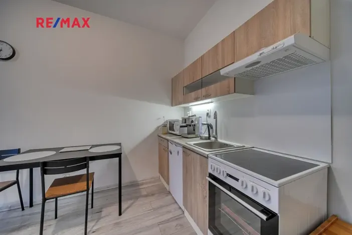 Pronájem bytu 1+kk, Milovice, Slepá, 25 m2