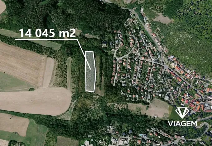 Prodej podílu pole, Praha, 1560 m2