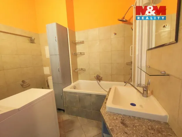 Pronájem bytu 2+kk, Hradec Králové - Kukleny, Pražská třída, 60 m2