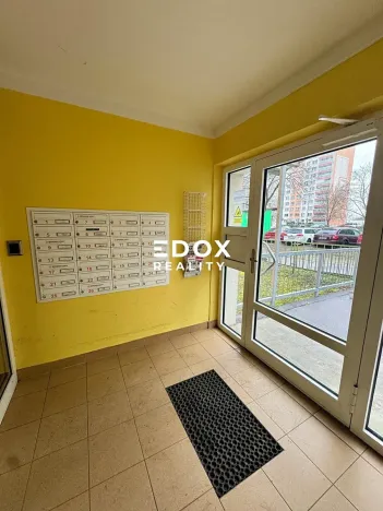 Pronájem bytu 3+1, Praha - Černý Most, Vybíralova, 79 m2