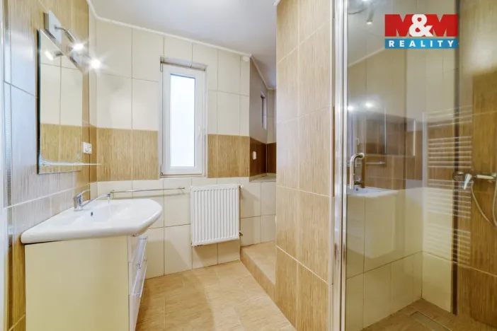 Prodej bytu 4+1, Cheb, Májová, 110 m2