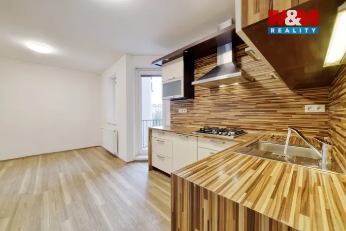 Prodej bytu 4+1, Cheb, Májová, 110 m2