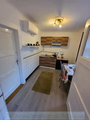 Pronájem bytu 1+kk, Praha - Modřany, Nečova, 20 m2