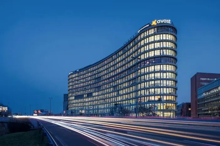 Pronájem kanceláře, Praha - Nusle, Pikrtova, 2020 m2