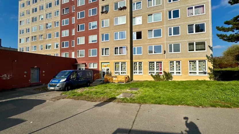 Pronájem bytu 2+kk, Praha - Hloubětín, Kardašovská, 44 m2