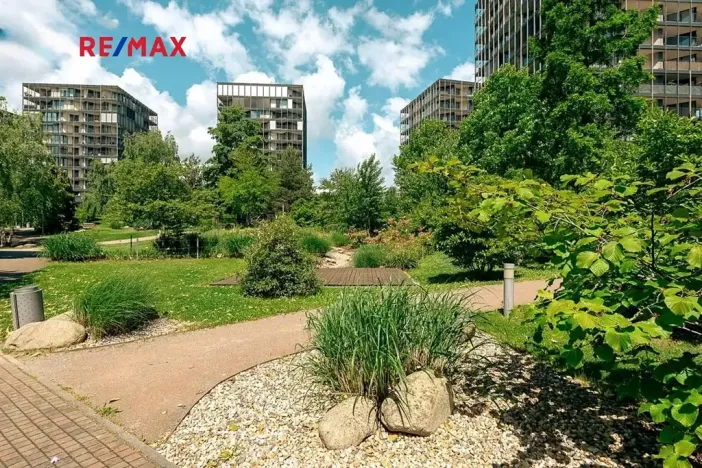 Prodej bytu 1+kk, Praha - Žižkov, Ke kapslovně, 38 m2