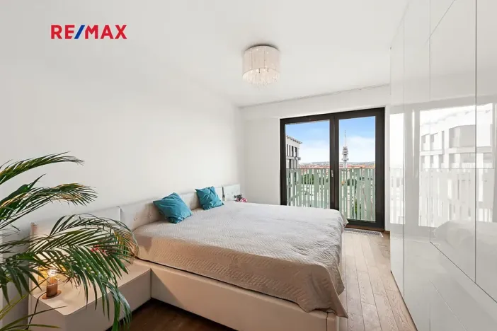 Pronájem bytu 2+kk, Praha - Žižkov, Olšanská, 71 m2