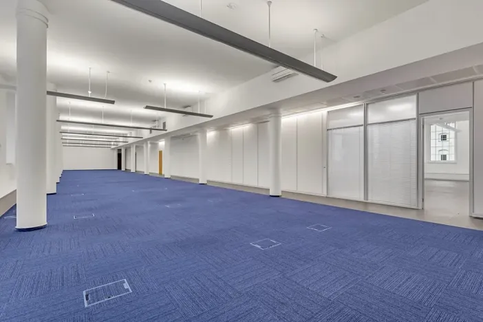 Pronájem kanceláře, Praha - Karlín, Křižíkova, 416 m2