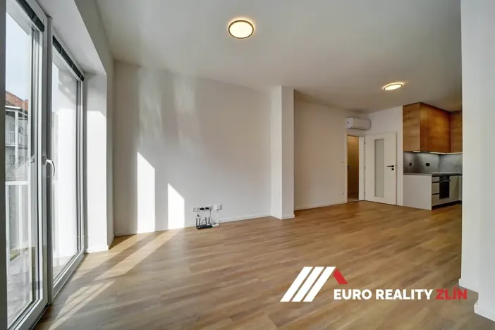 Pronájem bytu 2+kk, Zlín, Ševcovská, 61 m2