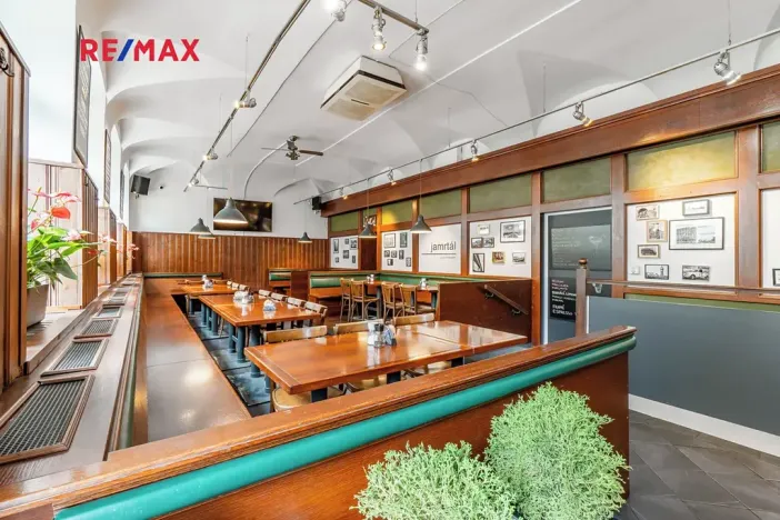 Pronájem restaurace, Praha - Nusle, Sekaninova, 254 m2