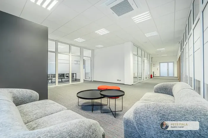 Pronájem kanceláře, Praha, Dopraváků, 258 m2