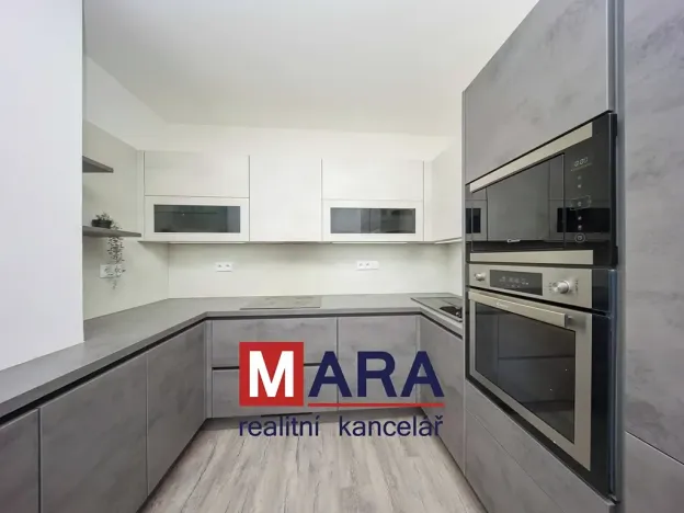 Prodej bytu 3+1, Olomouc, Selské nám., 88 m2