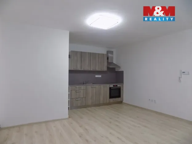 Pronájem bytu 2+kk, Děčín - Děčín II-Nové Město, Lužická, 41 m2