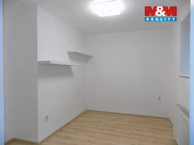 Pronájem bytu 2+kk, Děčín - Děčín II-Nové Město, Lužická, 41 m2