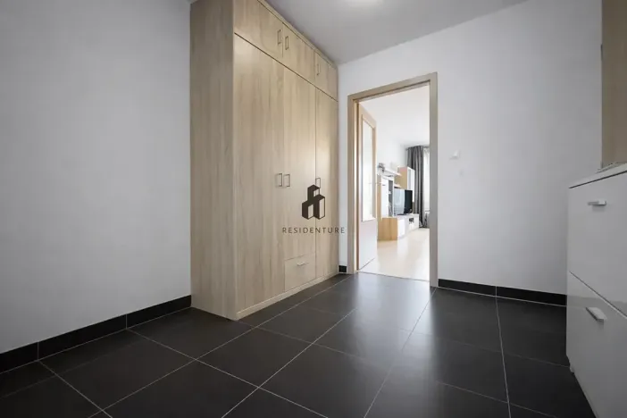 Pronájem bytu 2+kk, Praha - Hloubětín, Krylovecká, 53 m2