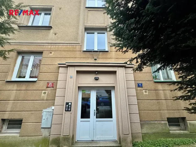 Pronájem bytu 2+1, Praha - Vokovice, Na dlouhém lánu, 42 m2