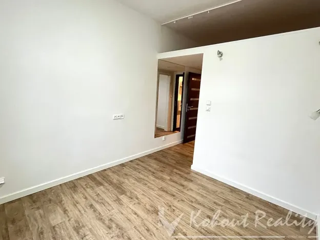 Pronájem bytu 2+kk, Praha - Žižkov, Jeseniova, 50 m2