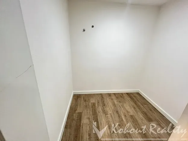 Pronájem bytu 2+kk, Praha - Žižkov, Jeseniova, 50 m2