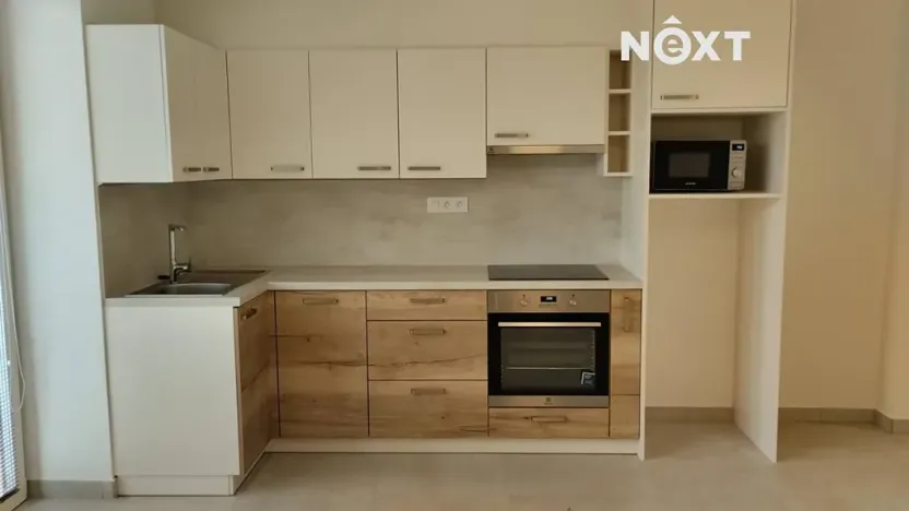 Pronájem bytu 2+kk, České Budějovice, Ledenická, 56 m2