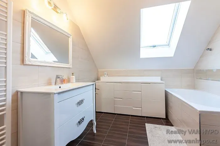 Prodej bytu 4+kk, Vysoký Újezd, U Vršku, 98 m2