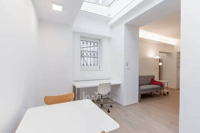 Pronájem bytu 1+kk, Praha - Nusle, Na Jezerce, 29 m2