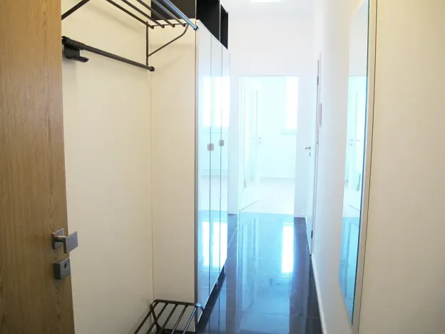 Pronájem bytu 1+kk, Praha - Hlubočepy, Geologická, 32 m2