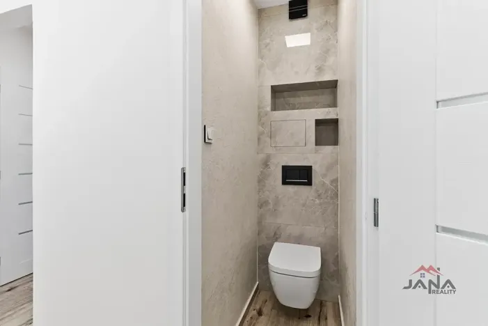 Prodej bytu 3+1, Mělnické Vtelno, Sídliště Střed, 107 m2