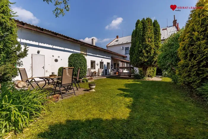 Prodej rodinného domu, Cholina, 333 m2