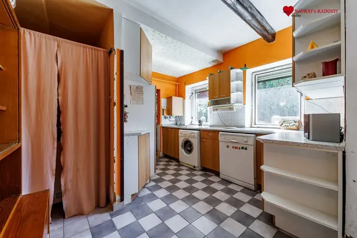 Prodej rodinného domu, Cholina, 333 m2