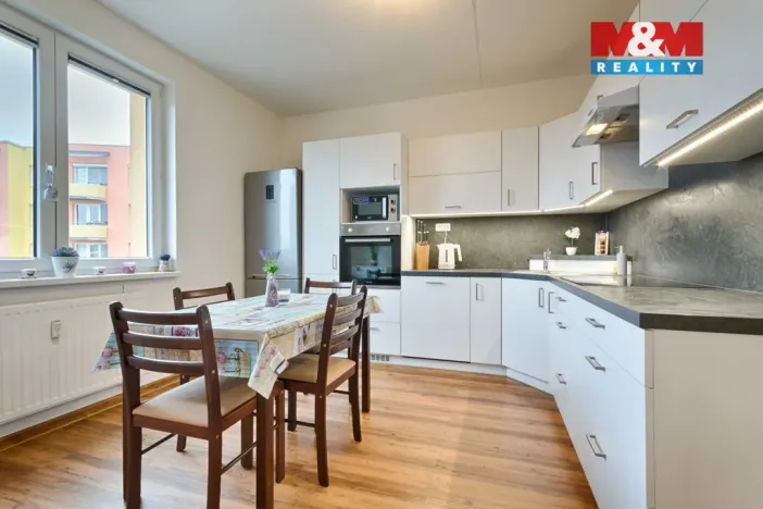 Prodej bytu 3+1, Jindřichův Hradec - Jindřichův Hradec V, Kosmonautů, 64 m2