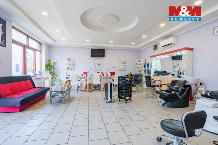 Prodej obchodního prostoru, České Velenice, třída Čsl. legií, 80 m2