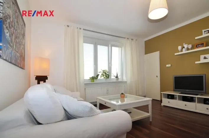 Pronájem bytu 2+kk, Praha - Košíře, Plzeňská, 41 m2