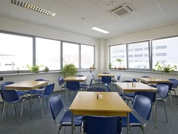 Pronájem skladu, Praha - Horní Počernice, Sezemická, 3259 m2