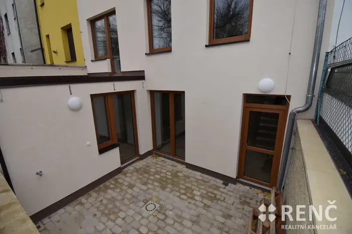 Pronájem bytu 2+kk, Brno, Churého, 41 m2