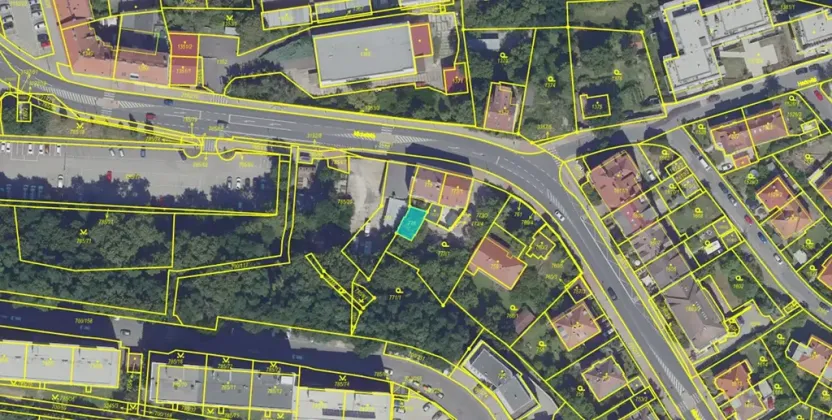 Dražba pozemku, Praha, 82 m2