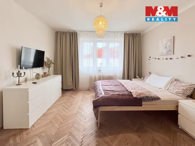 Pronájem bytu 2+1, Pardubice - Zelené Předměstí, Sladkovského, 65 m2