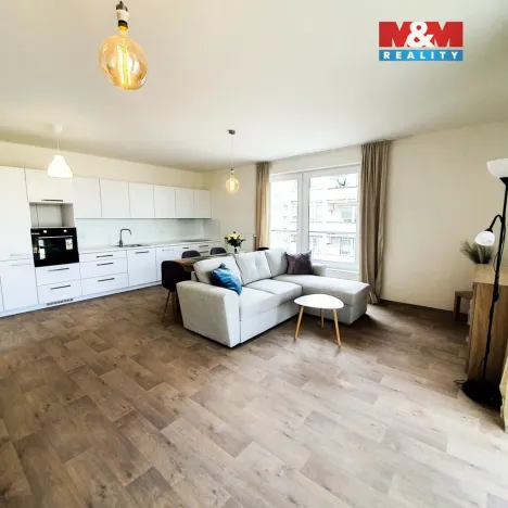 Pronájem bytu 2+kk, Pardubice - Zelené Předměstí, Na Spravedlnosti, 66 m2