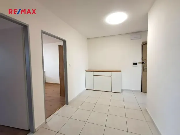 Pronájem bytu 3+kk, Praha - Podolí, Pujmanové, 66 m2