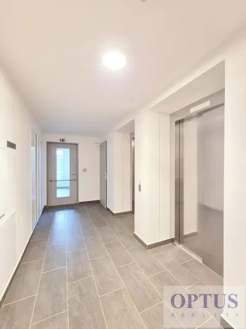 Pronájem bytu 1+kk, Praha - Hloubětín, Poděbradská, 32 m2