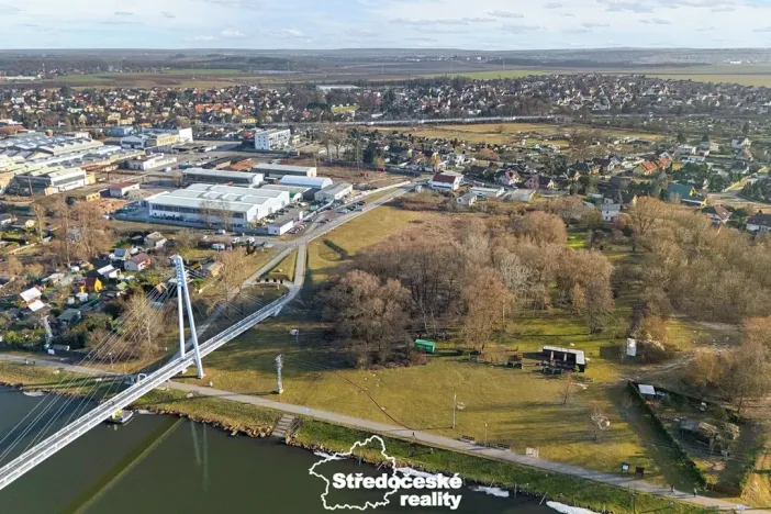 Prodej podílu komerčního pozemku, Čelákovice, 13487 m2