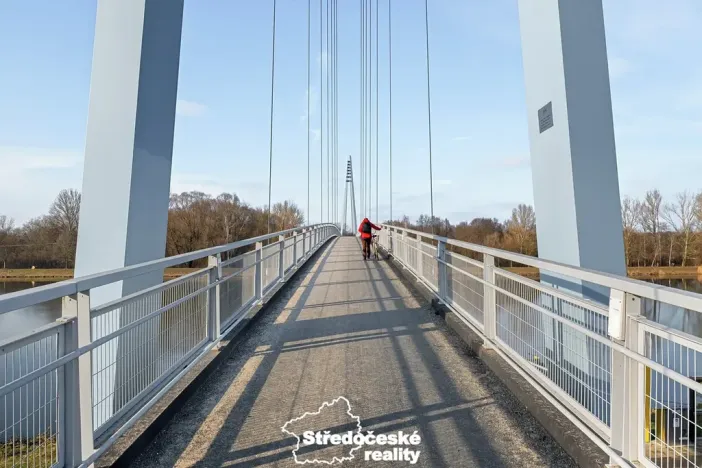 Prodej podílu komerčního pozemku, Čelákovice, 13487 m2