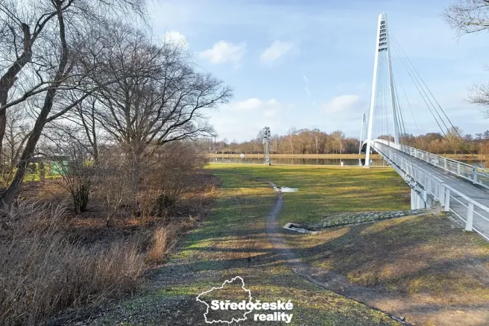 Prodej podílu komerčního pozemku, Čelákovice, 13487 m2