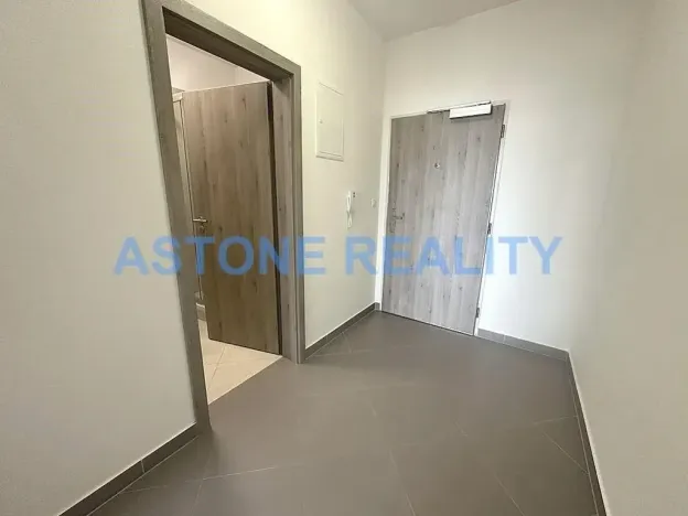 Pronájem bytu 1+kk, Praha - Letňany, Hlučkova, 34 m2