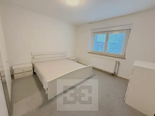 Pronájem atypického bytu, Praha - Stodůlky, Frimlova, 196 m2