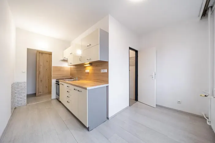 Prodej bytu 2+1, Suchdol nad Lužnicí, sídl. 9. května, 57 m2